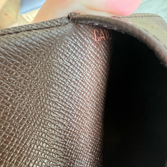 Louis Vuitton Damier Ebene Agenda PM - Passport Holder - Picture 5 of 5